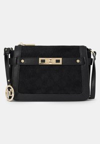Sac à main noir en combinaison de suède texturé et de cuir lisse. Comprend des accessoires en or, un fermoir géométrique et une bandoulière amovible.