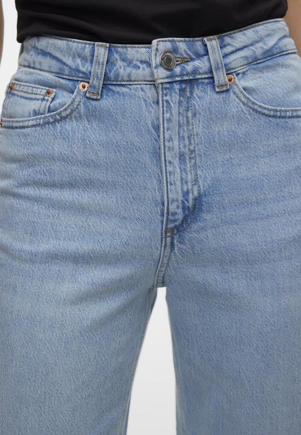 VMTESSA MOM JEANS  - Relaxed fit jeans3