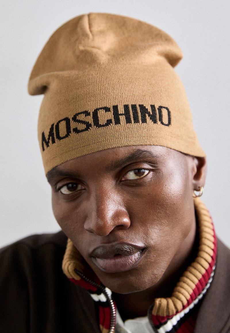 MOSCHINO - HAT ONE SIZE UNISEX - Adīta cepure - beige, Palielināt