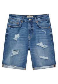 Short en denim bleu avec déchirures usées à l'avant, ourlets roulés, passants pour ceinture et fermeture à boutons à l'avant.