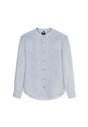 Chemise bleu clair à manches longues, boutonnée, avec un col étroit et une texture subtile, étalée à plat avec les boutons fermés sur fond blanc.