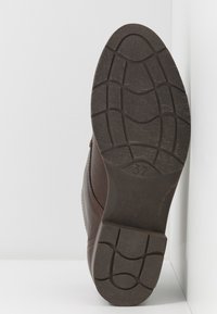Marco Tozzi Botines bajos - brown