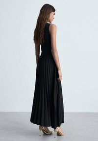 Mango Maxikleid - black