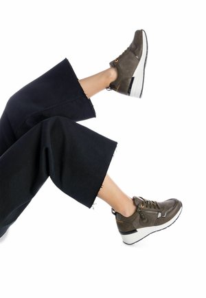 Refresh Zapatillas - kakhi