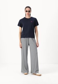 Gina Tricot SOFT TROUSERS - Donji dijelovi trenirke - navy/white