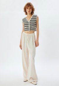 Koton SLEEVELESS - Kofta - black
