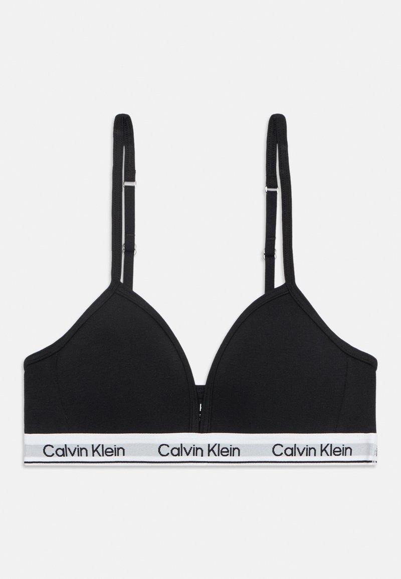Μαύρο bralette Calvin Klein με ρυθμιζόμενους ιμάντες ώμου και λευκή ελαστική ταινία με επαναλαμβανόμενο όνομα του brand με μαύρο κείμενο.