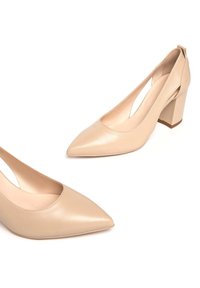 NeroGiardini Decolleté - beige