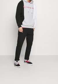 Karl Kani Felpa con cappuccio - light grey