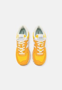 New Balance U574SOC UNISEX - Sportcipő - aztec gold