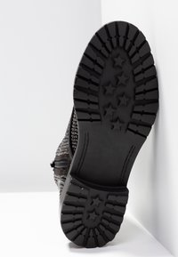 Steve Madden Bottines à lacets - black
