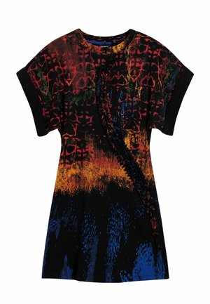 Robe noire à manches courtes présentant un motif abstrait multicolore vibrant avec des teintes de rouge, orange, vert et bleu ; détail texturé sur le devant.