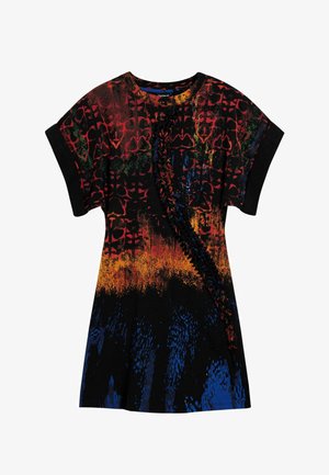 Rövid ujjú, fekete ruha élénk, többszínű absztrakt mintával, vörös, narancs, zöld és kék árnyalatokkal; texturált részletek az elején.