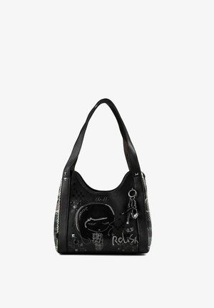 Sac à main noir avec des bandoulières, décoré d’une fille dessinée, de clous, du texte "Relish," et d’un petit porte-clés avec des anneaux et des pompons.