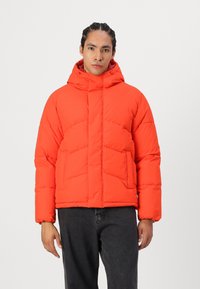 Jack & Jones JJWORLD  czerwony