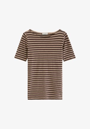 Braun-beiges, horizontal gestreiftes kurzärmeliges Shirt mit Rundhalsausschnitt, vor weißem Hintergrund dargestellt.