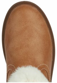 Bottine en faux cuir marron avec bordure en fausse fourrure blanche douce, accents cousus, bout arrondi et semelle durable.