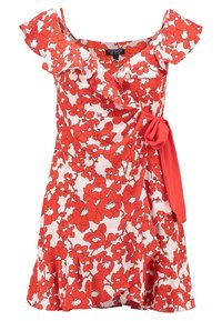 Röd blommig klänning med volanger vid axlarna, omlottdesign och sidobåge. Tillverkad av lätt material med utsvängd nederkant och vit bakgrund.