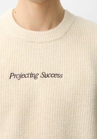 Bershka Stickad tröja - beige