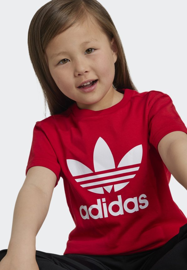 ADICOLOR TREFOIL KIDS - Print T-shirt - better scarlet3