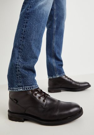 EMERSON 2.0 - Členkové šnurovacie čižmy - dark brown