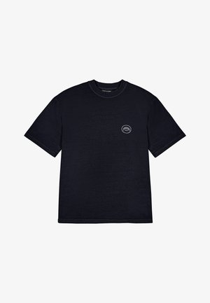 Zwarte T-shirt met korte mouwen en een ronde hals, voorzien van een klein cirkelvormig logo op de linkerkant van de borst. Gemaakt van zachte, gestructureerde stof.