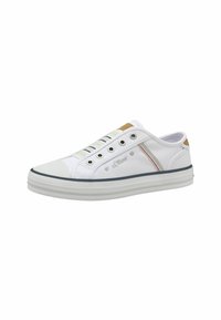 Valged kangast sneakerid metallist silmadega, kummist taldadega ja väikese pruunika aktsendiga kanna peal. Küljel on värviline triibudetail.