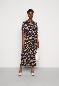 Kaffe NEFERI DRESS - Vestido de dia - black/brown/purple