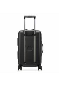 Zwarte harde koffer met een telescopische handgreep, twee wielen en een zijhandgreep. Beschikt over een gladde textuur en verticale groeven op het oppervlak.