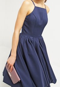 Chi Chi London Cocktailklänning - dark blue