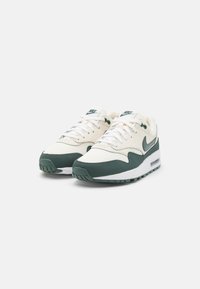 Nike Sportswear AIR MAX 1 UNISEX - Sporta apavi - pale ivory/vintage green/white/bicoastal