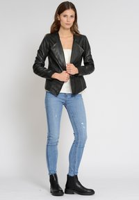 Maze Nahkatakki - black