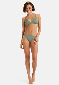 Unselected, agave green