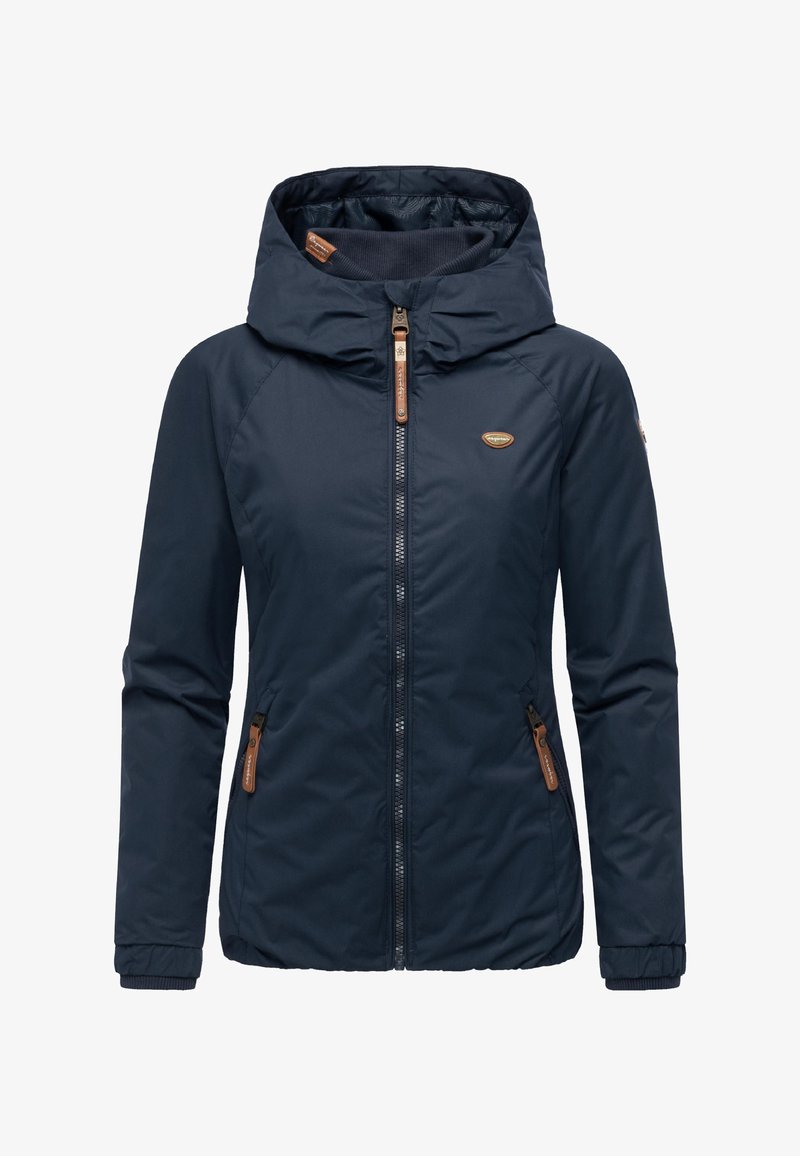 Granatowa ocieplana kurtka z kapturem, zapinana na zamek z przodu, z dwoma bocznymi kieszeniami, ozdobiona brązowymi detalami z sztucznej skóry.