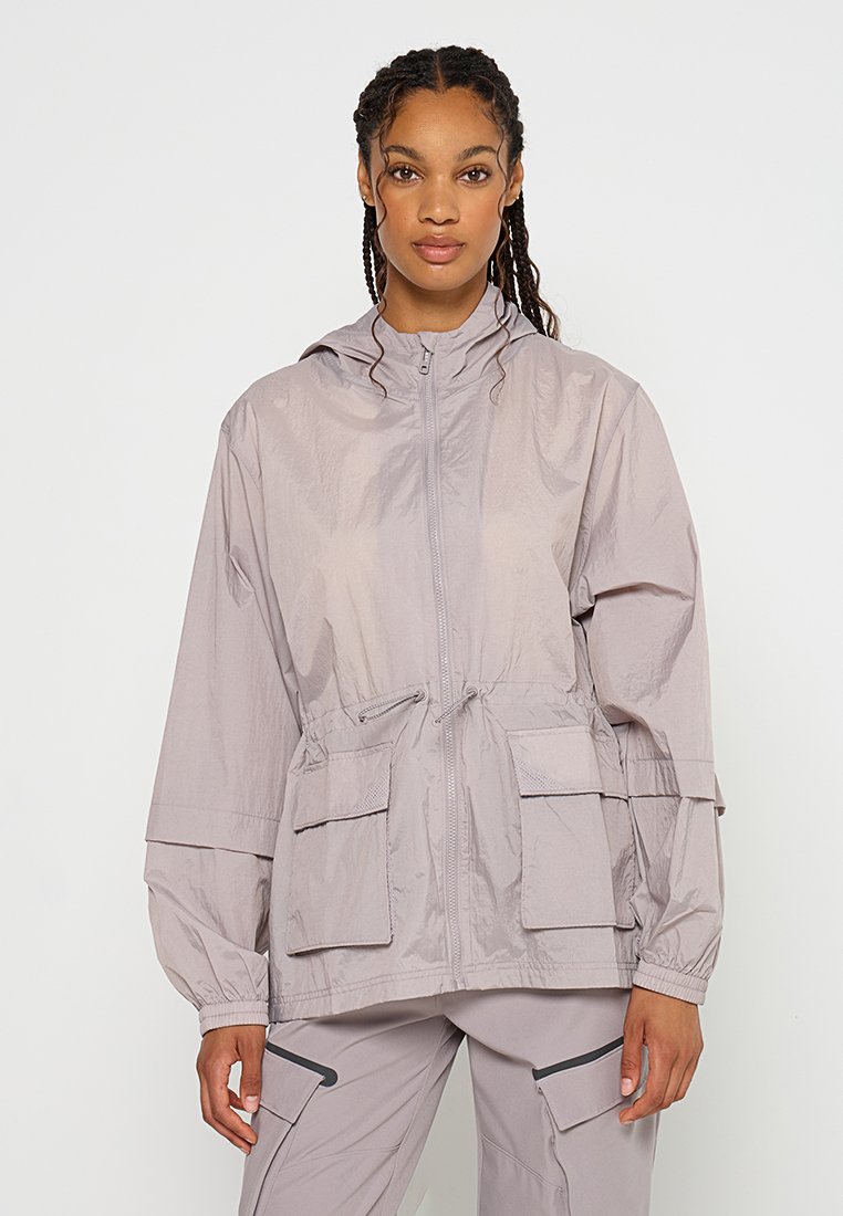 Under Armour Lichte jas grijs