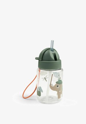 Gennemsigtig plastikbørnevandflaske med grønt flip-top låg, indbygget sugerør, orange rem og illustrationer af hund og natur på kroppen.