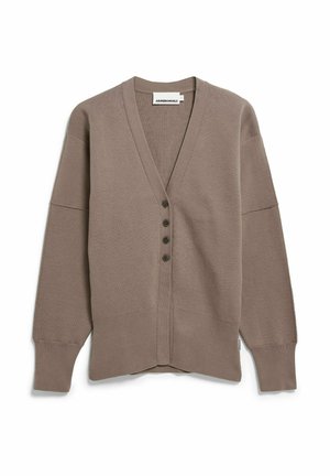 Taupebruine V-hals cardigan met lange mouwen, vier zwarte knopen aan de voorkant, geribbelde manchetten en een klein merkembleem aan de binnenkant van de kraag.