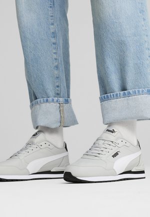 ST RUNNER V4 UNISEX - Sneakers basse - cool light gray white black