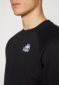 Kappa CREW NECK SMAL LOGO - Sweatshirt - caviar