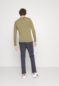 Tommy Hilfiger STRETCH SLIM FIT - Camisola de manga comprida - woodridge