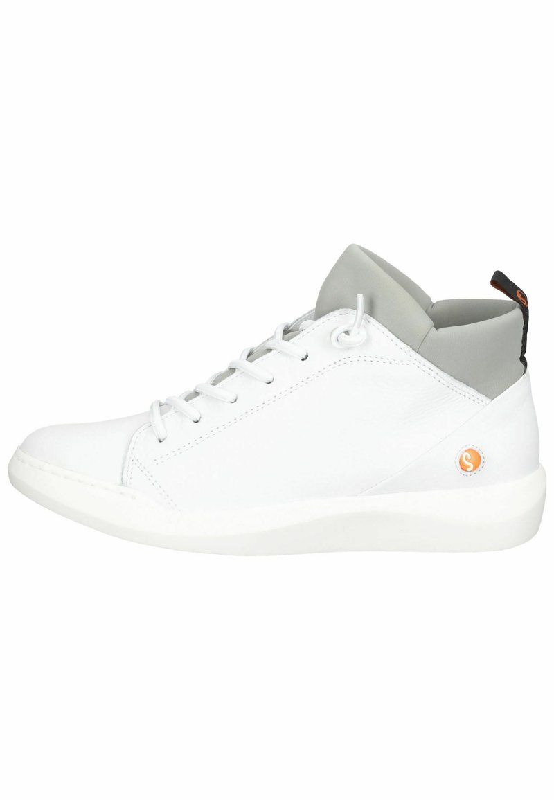 Weiße Leder High-Top Sneaker mit grauem Kragen und weißer Sohle. Verfügt über ein Schnürdesign und ein Logo-Accent in Orange. Glatte Textur im gesamten Schuh.
