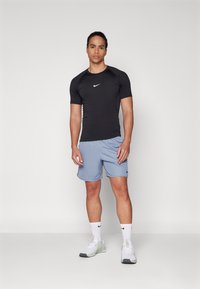 Nike Performance TOTALITY - Korte sportsbukser - ashen slate/black