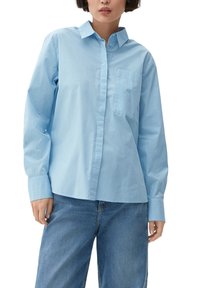 Lichtblauw overhemdsblouse met lange mouwen, een borstzak en een relaxte pasvorm. Gemaakt van katoen, met een gladde, licht gestructureerde stof.