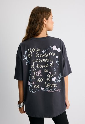 Stradivarius, GRAPHIC CROPPED T-SHIRT - T-shirt imprimé - dark grey