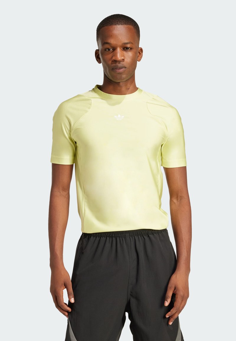 adidas Originals FASHION CUT LINE - Jednoduché tričko - yellow tint