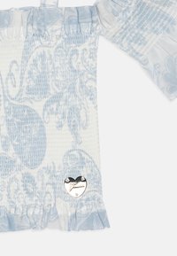 Guess Top