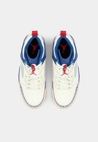 Jordan JORDAN SPIZIKE - Baskets basses - sail/stormblue/varsity red/muslin/neutral grey