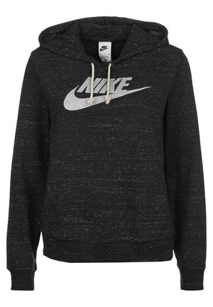 Sudadera negra de tela texturizada con un logo gris de Nike en el frente, cordones en el cuello y puños y dobladillo acanalados.