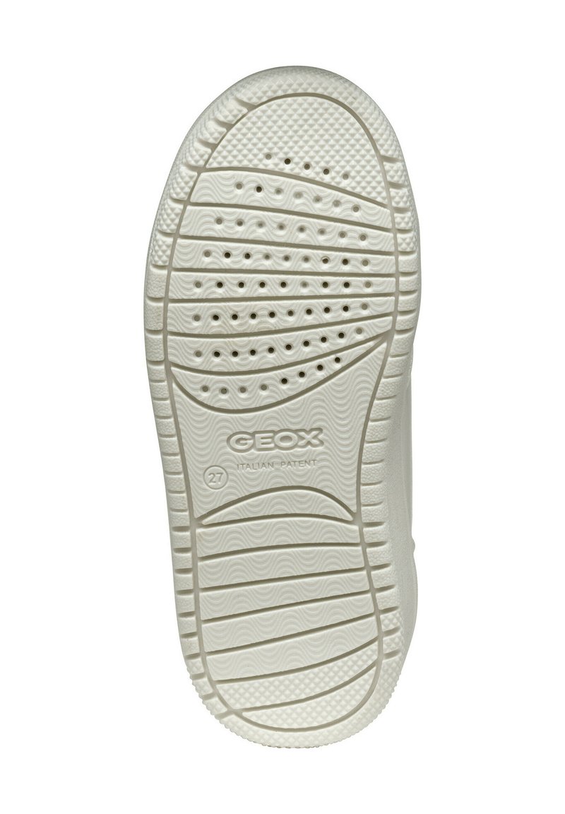 Sole in gomma bianca con diversi modelli e fori di ventilazione, logo del marchio in rilievo e aree di grip texturizzate.