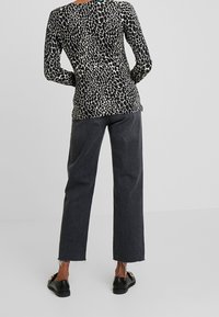 Dorothy Perkins Sweter